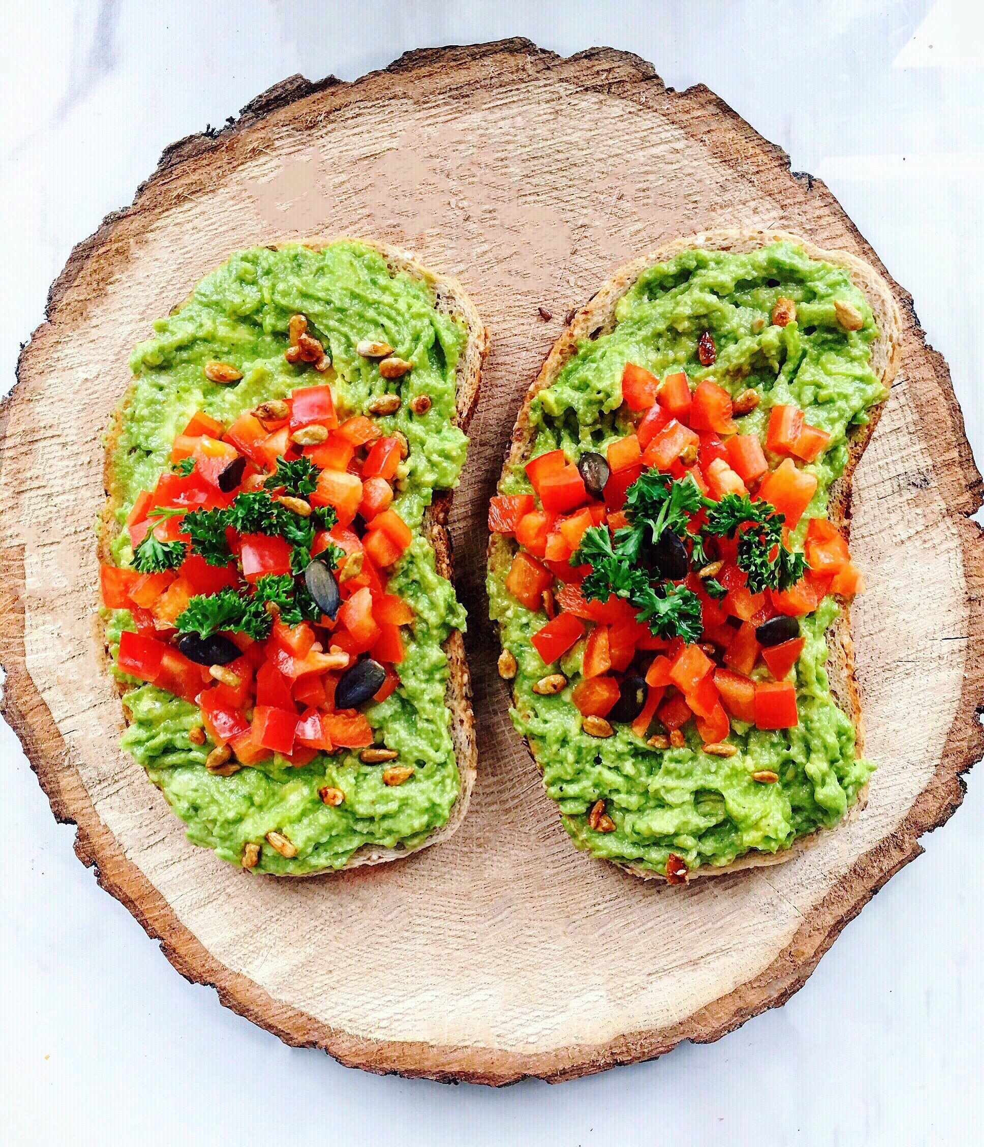 smashed-avocado-toast-make-it-brunch